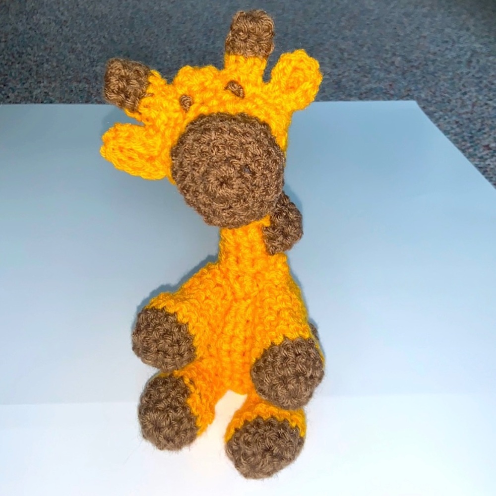 HAND CRAFTED Adorable Colorful Crocheted Amigurumi Stuffed Giraffe Animal Toy - Picture 5 of 6